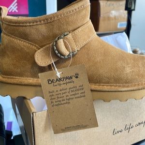 brand new size 8 Bear Paw booties